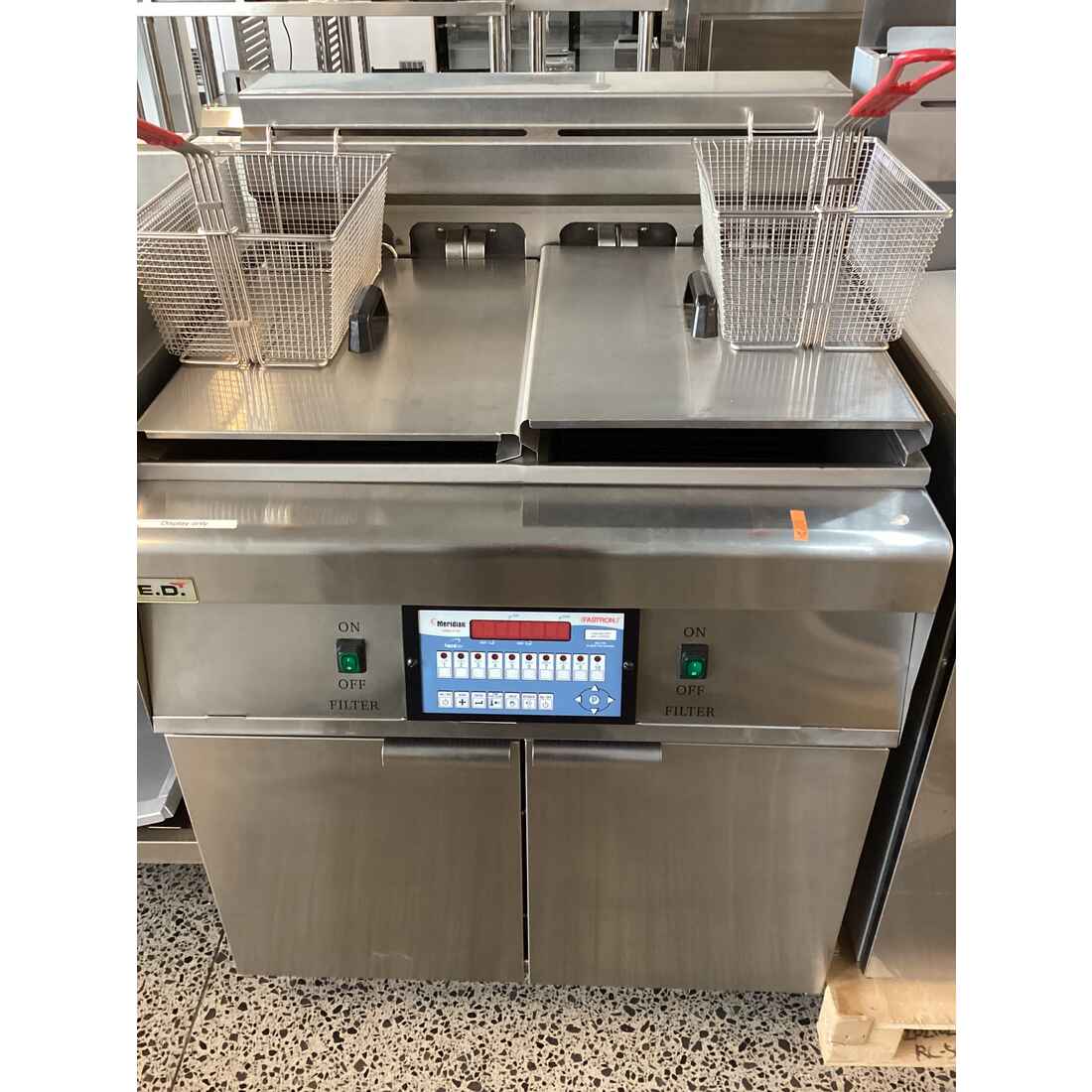 Second Hand COMPUTERISED ELECTRIC FRYER with COLD ZONE DZL-28-2 front