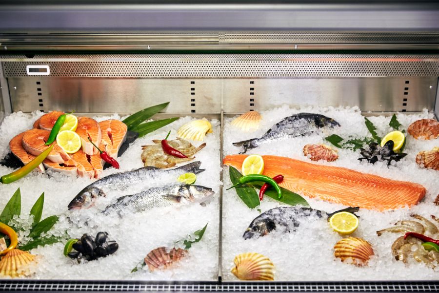 Preserving seafoods with chest freezer